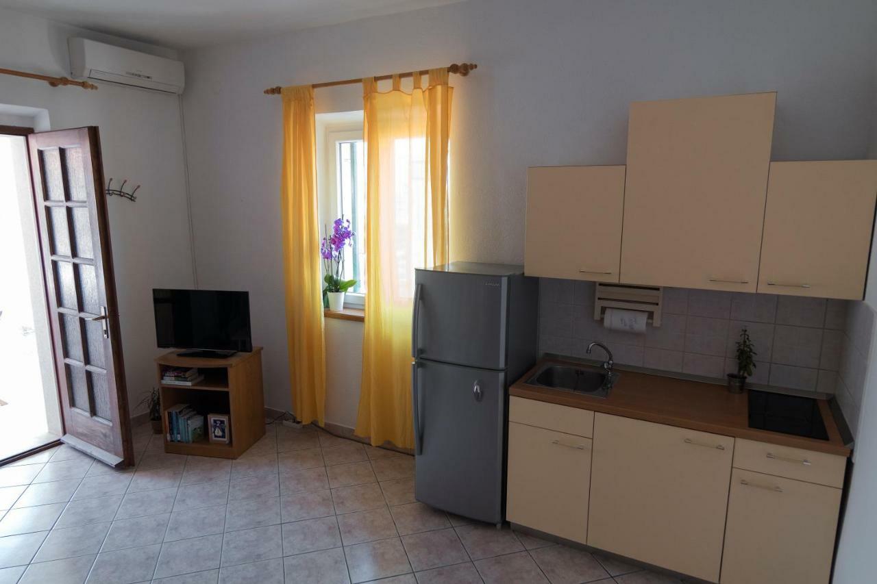 Apartments Ivana Postira Buitenkant foto